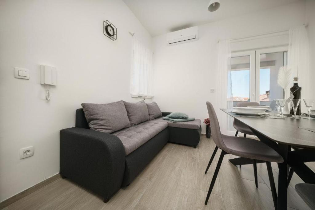 Apartment Stefanio Vodice Exterior photo